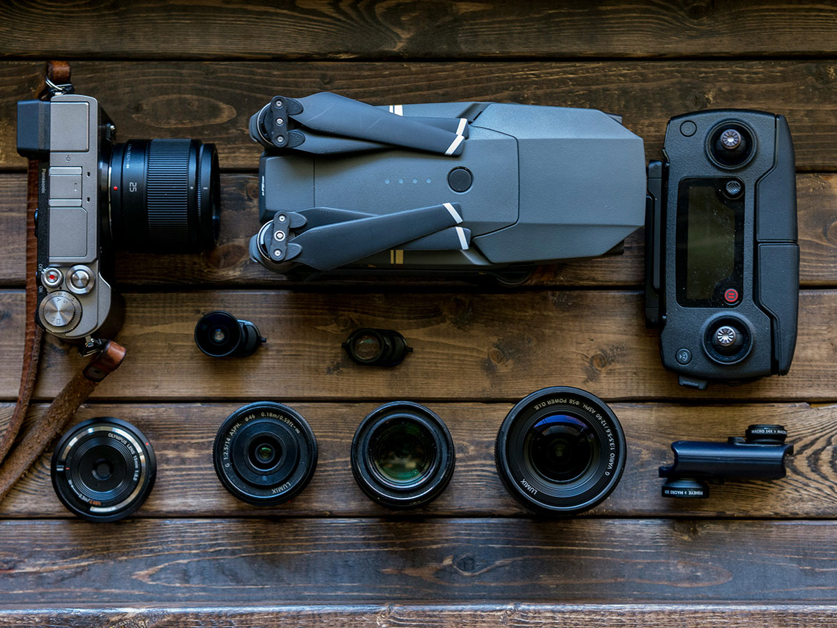 an image or drone accessories for the fullframe blog, image aaron burden on unsplash.