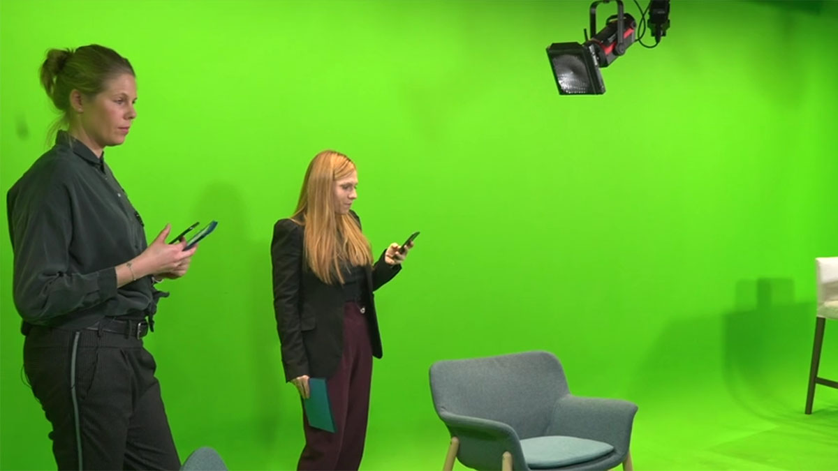 Image showing two women from Medtronic at the Fullframe Creative Agency studio for a virtual event production in Lausanne.