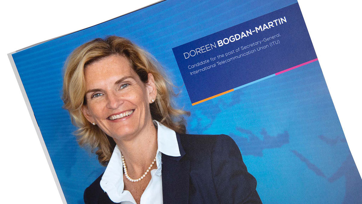 Échantillon couverture brochure de la campagne de marketing sur les réseaux sociaux pour Doreen Bogdan-Martin par l’agence créative Fullframe