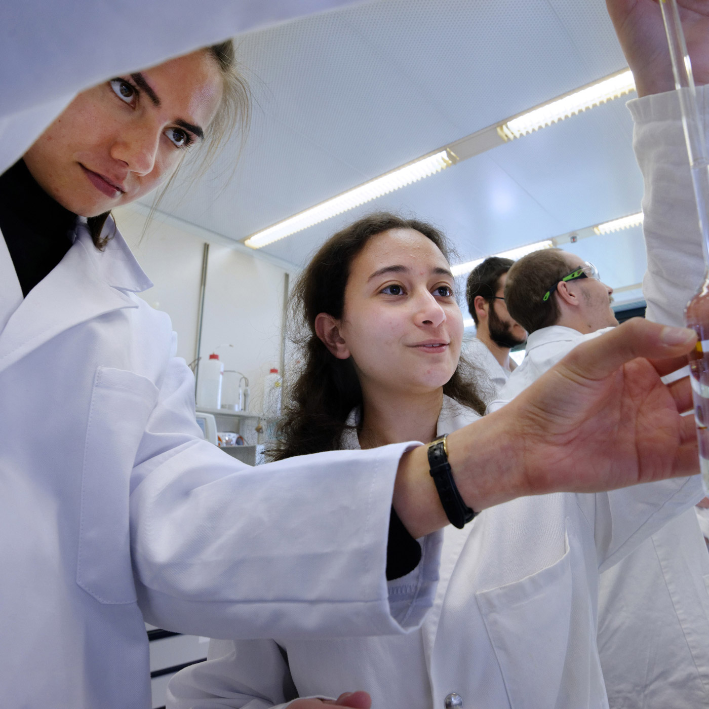 Photograph of students working a science lab, taken by Fullframe Creative, based in Lausanne and Geneva, in Switzerland.